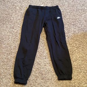 Black L nike Sportswear Club Fleece Joggers